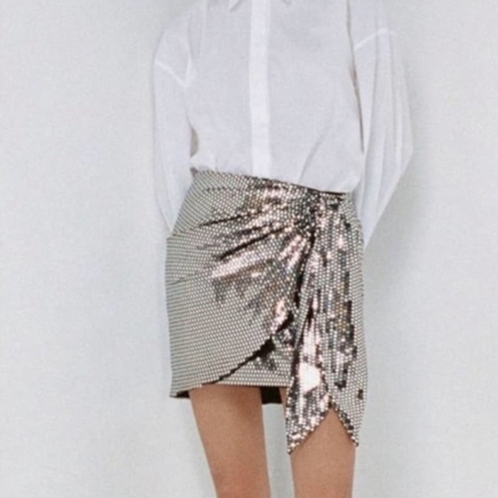 ZARA SPARKLY KNOTTED MINI SKIRT SILVER SMALL
